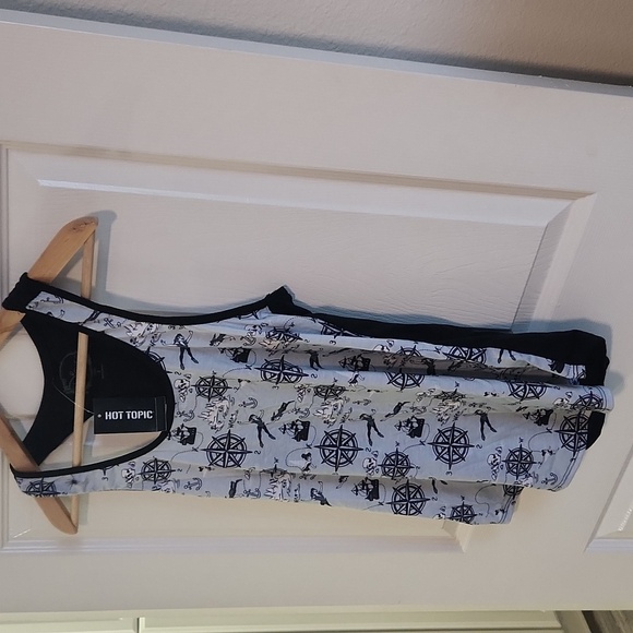 Hot Topic NWT Disney Peter Pan Tank Top Small - Picture 4 of 9